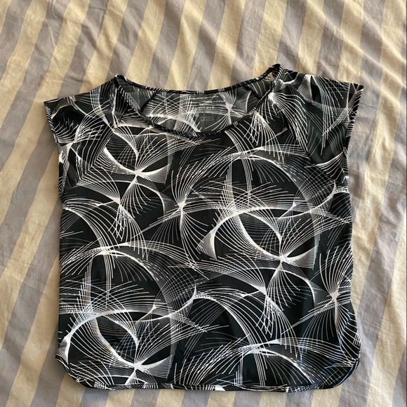 Nike Dri-Fit Short Sleeve Work Out Exercise Top, Size XS/S - Picture 1 of 4